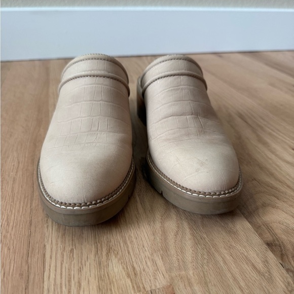 Donald Pliner Croc Effect Leather Sahara Slip On Clog Heel Cream Neutral Size 8 - Picture 7 of 14